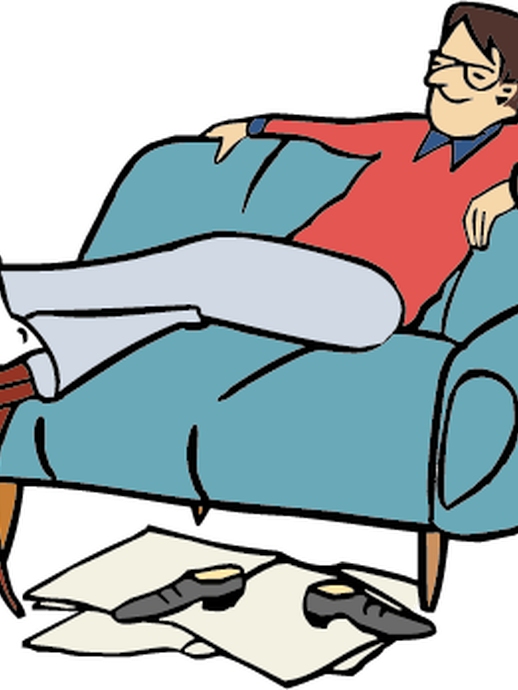 Ein Mann sitzt gemütlich auf einem Sofa (öffnet vergrößerte Bildansicht)