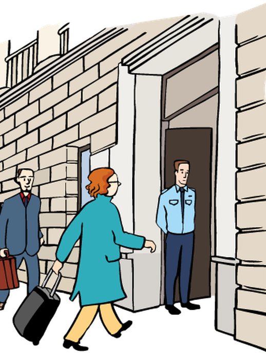 Eine Frau betritt ein Gebäude mit Koffer (vergrößerte Bildansicht wird geöffnet)