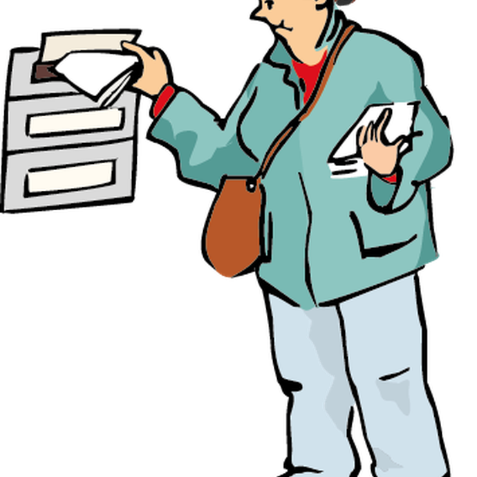 Frau trägt Post aus (vergrößerte Bildansicht wird geöffnet)